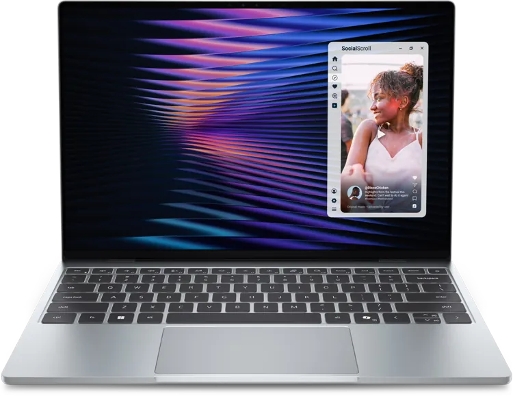 Schermo aperto e tastiera edge-to-edge di un ultrabook Dell XPS 13 Plus con display ad alta risoluzione.